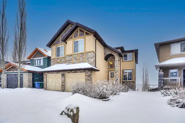 160 Tremblant WAY SW, Calgary, AB T3H 0B8