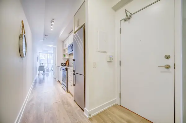 128 Fairview Mall DR #318, Toronto C15, ON M2J 0E8