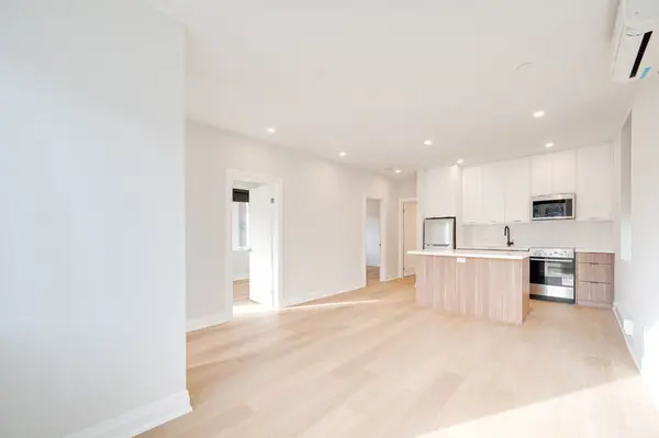 160 Tyrrel AVE, Toronto C02, ON M6G 2G7