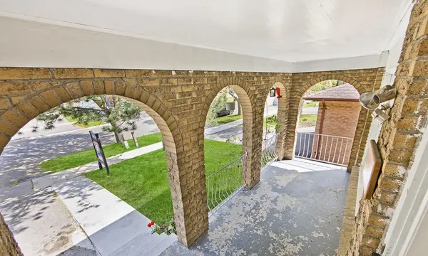 1870 Rosefield RD, Pickering, ON L1V 3H6