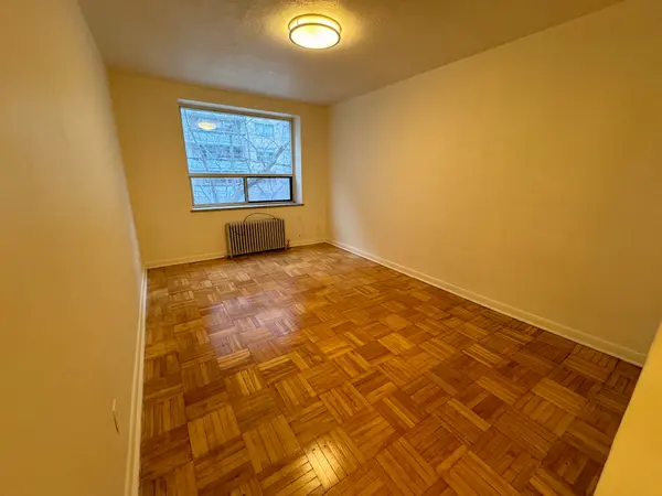 51 Gamble AVE #406, Toronto E03, ON M4K 2H4