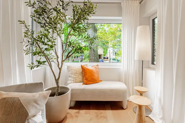 37 Victoria Park AVE, Toronto E06, ON M4E 3S1