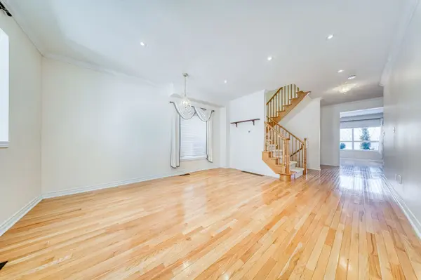 117 Maroon DR, Richmond Hill, ON L4E 5B7