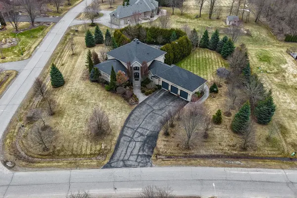 14 Robert Gray RD, Whitchurch-stouffville, ON L4A 1M4