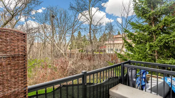 9589 Keele ST #106, Vaughan, ON L6A 5M1