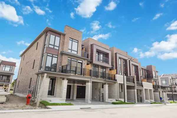 27 Gunton ST, Aurora, ON L4G 7B6