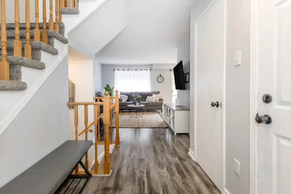 154 PICKETT CRES, Barrie, ON L4N 8C2