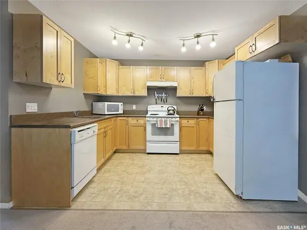 825 Gladstone STREET E #214, Swift Current, SK S9H 5P1