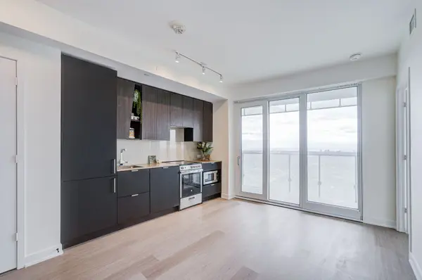 3883 Quartz RD #2709, Mississauga, ON L5B 0M4