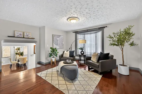 11 Hilltop DR, Caledon, ON L7C 1K7