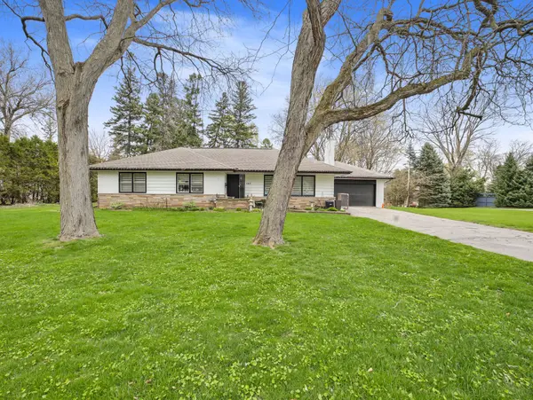 167 Blue Water PL, Burlington, ON L7L 2J3