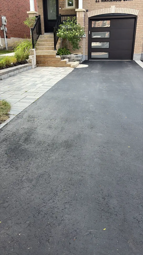 22 Manorwood CT, Caledon, ON L7E 2S9