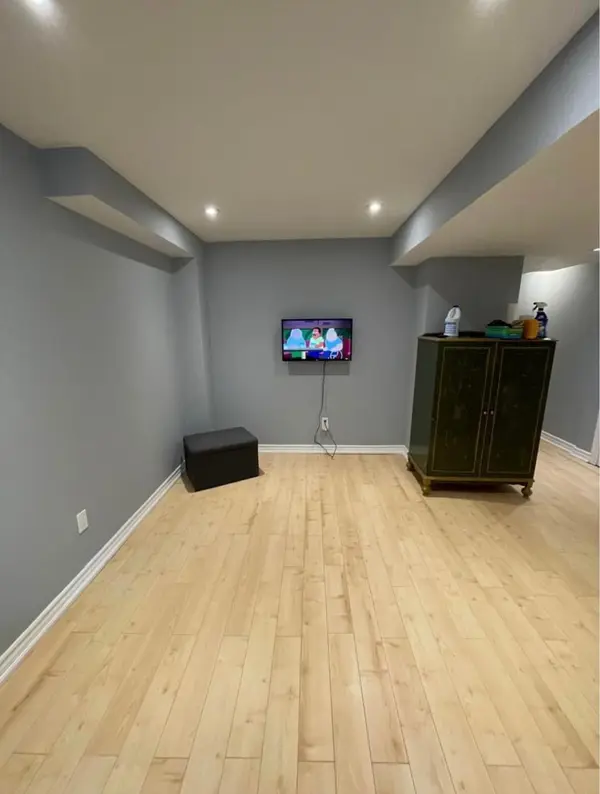 22 Manorwood CT, Caledon, ON L7E 2S9