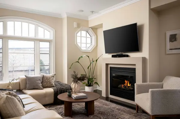 825-A Oxford ST, Toronto W06, ON M8Z 0B3