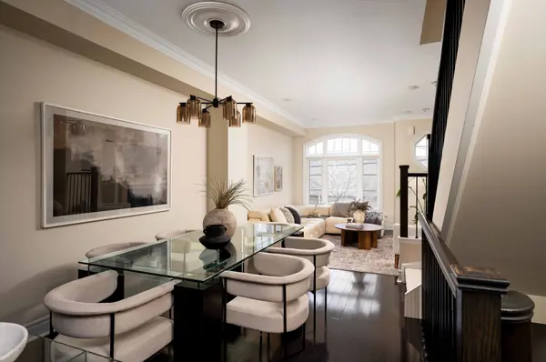 825-A Oxford ST, Toronto W06, ON M8Z 0B3