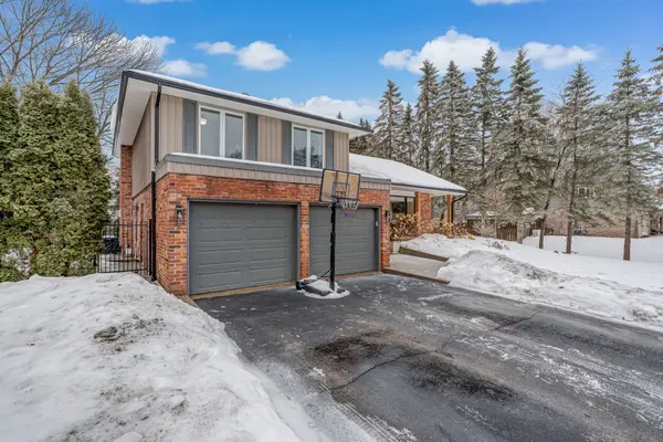 16 Bannisdale WAY, Hamilton, ON L0R 1H2