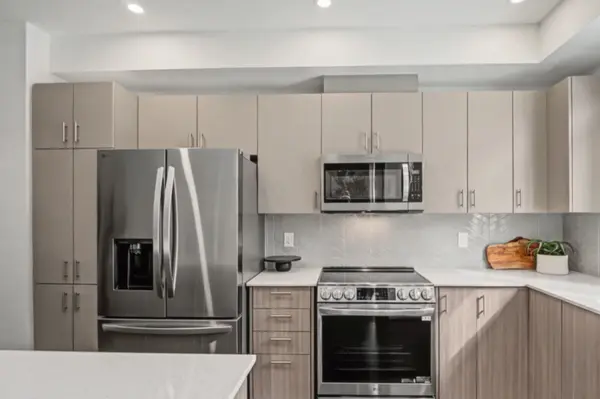 1126 Spoor ST, Kanata, ON K2W 0N4