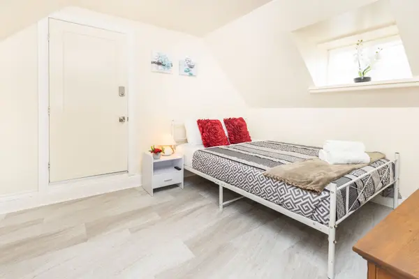 456 BRONSON AVE #2, West Centre Town, ON K1R 6J6