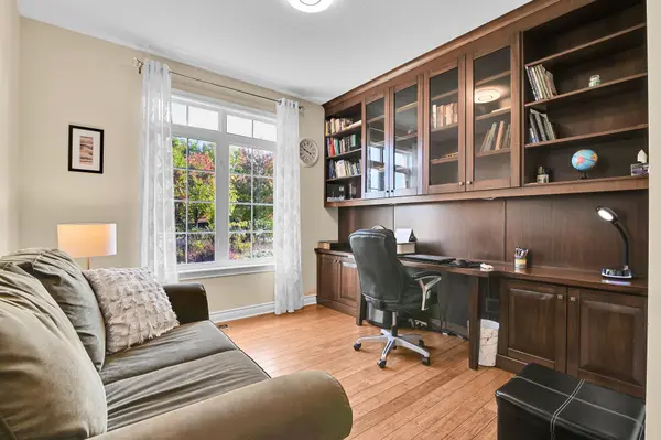 756 Kilbirnie DR, Barrhaven, ON K2J 0M2