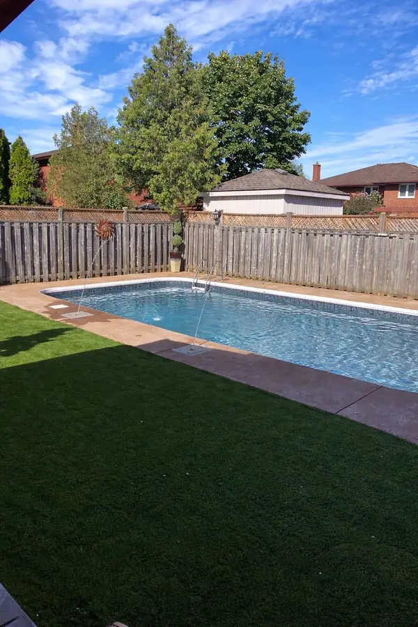 41 Candor CRES, Hamilton, ON L8E 4X6