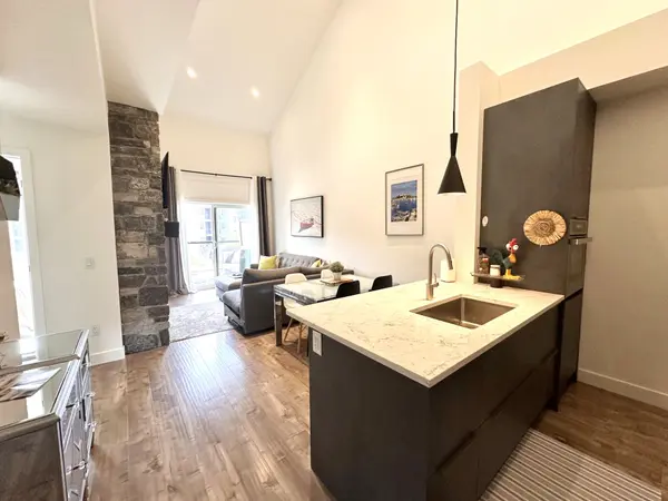 10 Beausoleil LN #303, Blue Mountains, ON L9Y 2X5