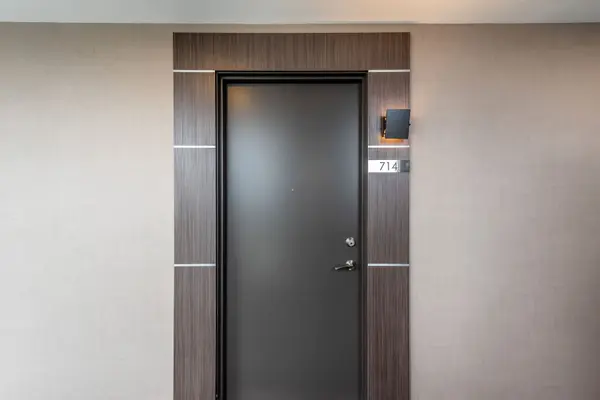 550 North Service RD #714, Grimsby, ON L3M 4E8