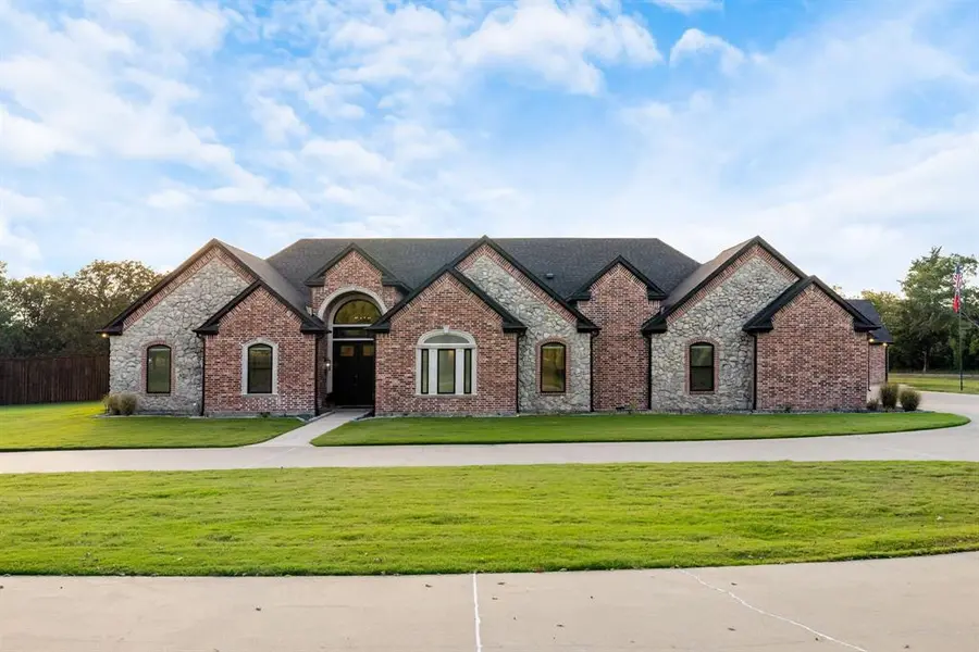 3179 County Road 3307, Greenville, TX 75402