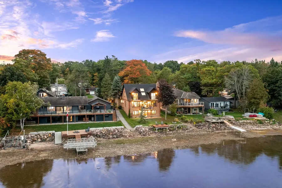 238 Robins Point RD, Tay, ON L0K 2A0