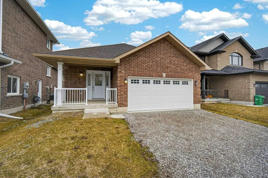 320 Mullighan GDNS, Peterborough, ON K9K 0H2