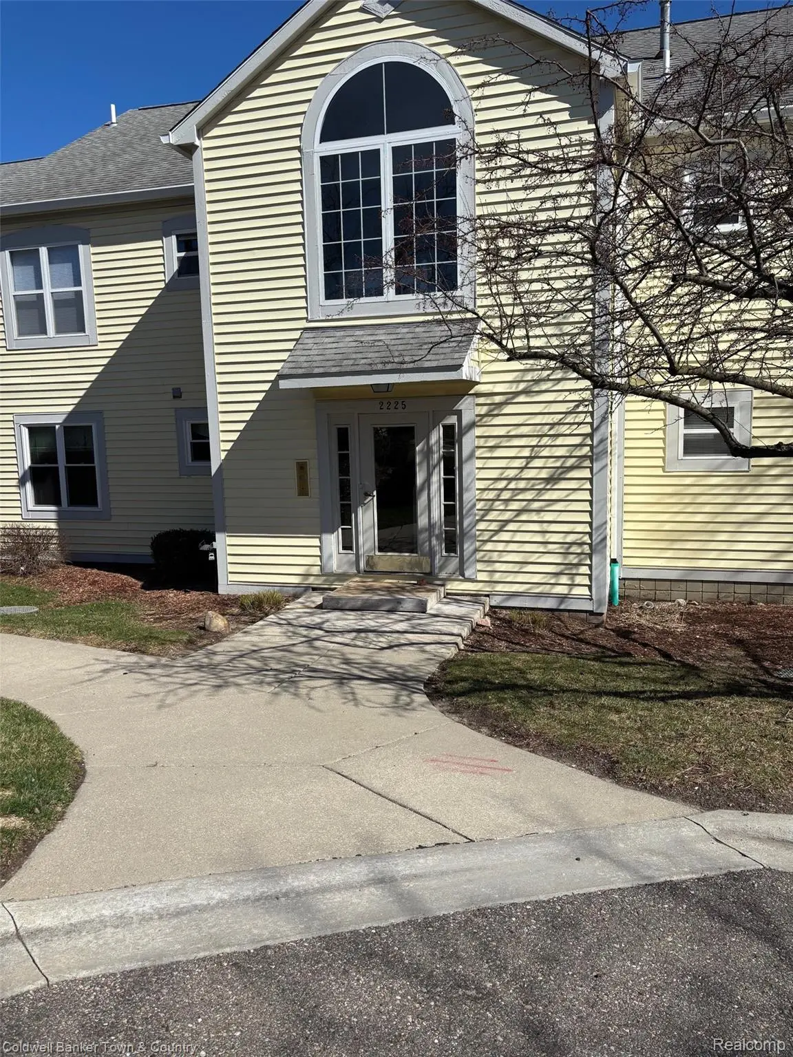 2225 S Huron Pkwy #2, Ann Arbor, MI 48104