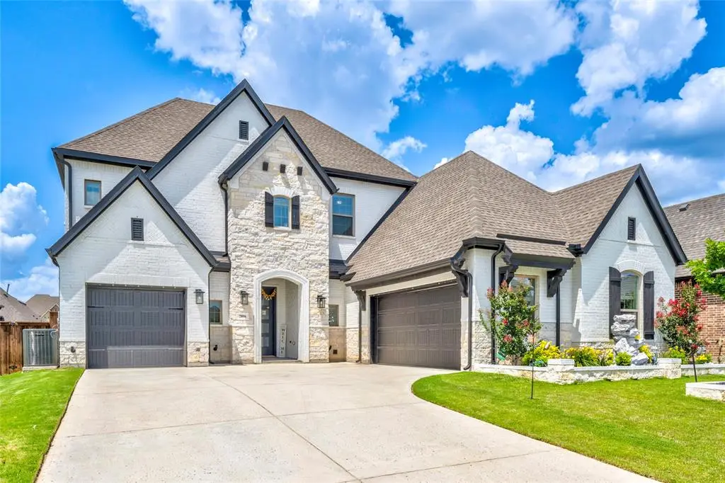 2806 Garrett Drive, Highland Village, TX 75077