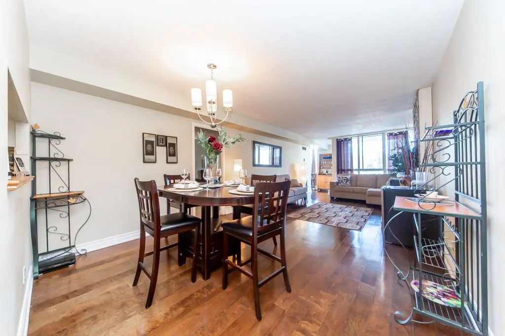 1665 Pickering Pkwy #202, Pickering, ON L1V 6L4