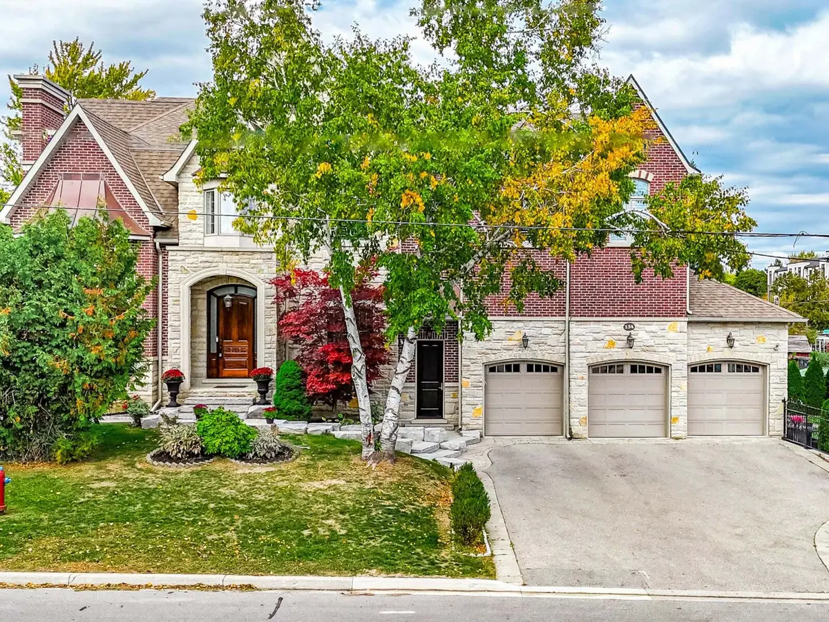 134 Spruce AVE, Richmond Hill, ON L4C 6W1