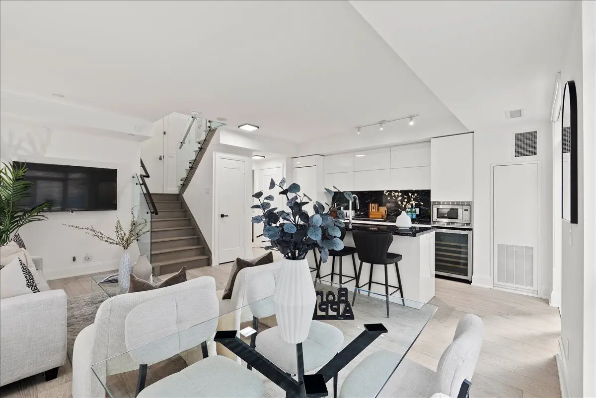 110 Marine Parade DR #103, Toronto W06, ON M8V 0A3