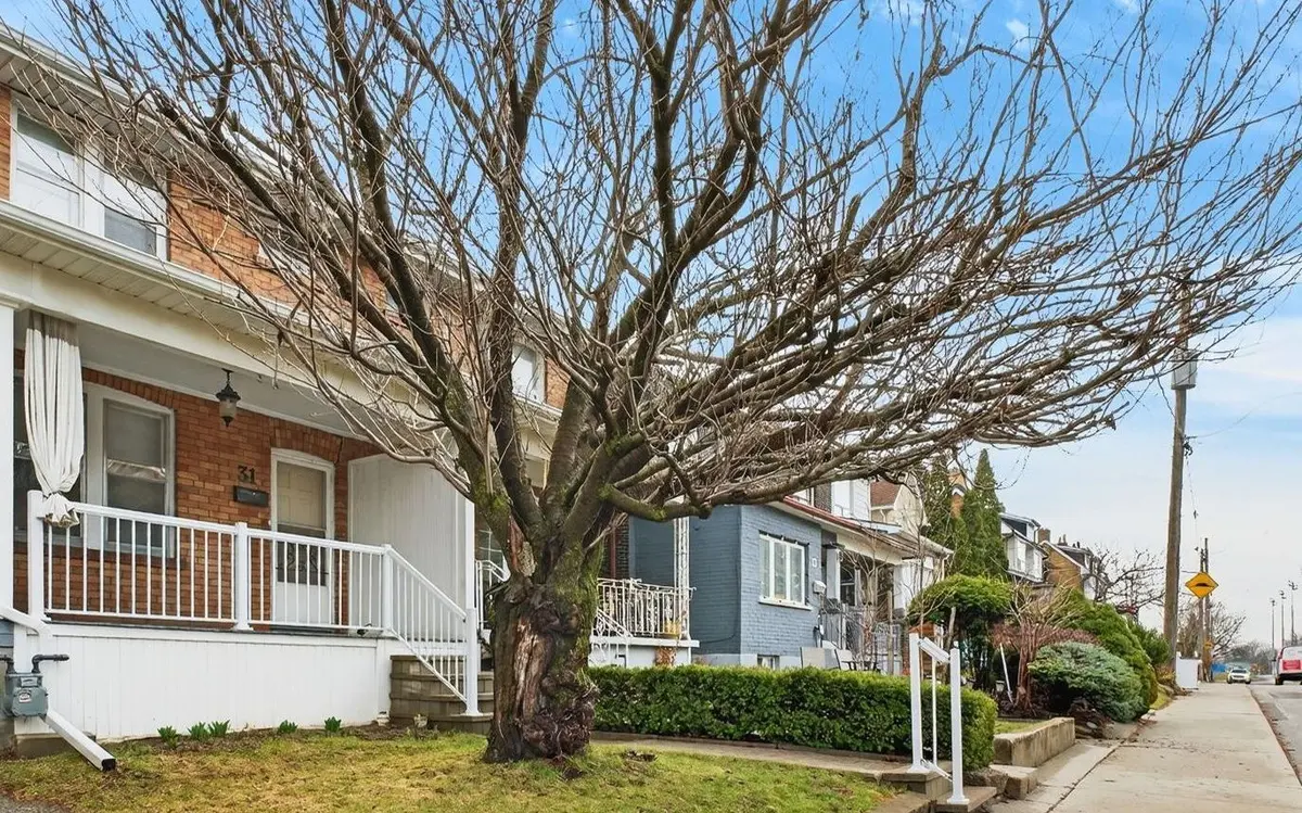 31 Mcroberts AVE, Toronto W03, ON M6E 4P3