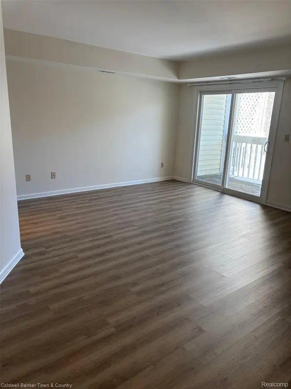 2225 S Huron Pkwy #2, Ann Arbor, MI 48104