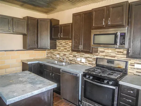 1001 E Lindsey Street, Breckenridge, TX 76424