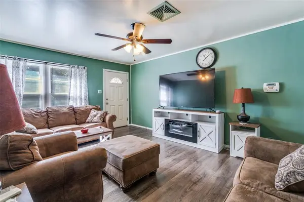 6209 Woodbine Drive, Fort Worth, TX 76112