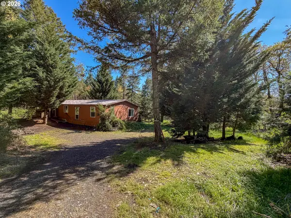 1698 DOERNER RD, Roseburg, OR 97471