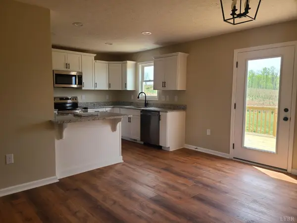 1871 Horseshoe RD, Appomattox, VA 24522