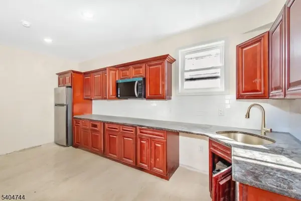 39 Ellis Ave, Irvington Twp., NJ 07111