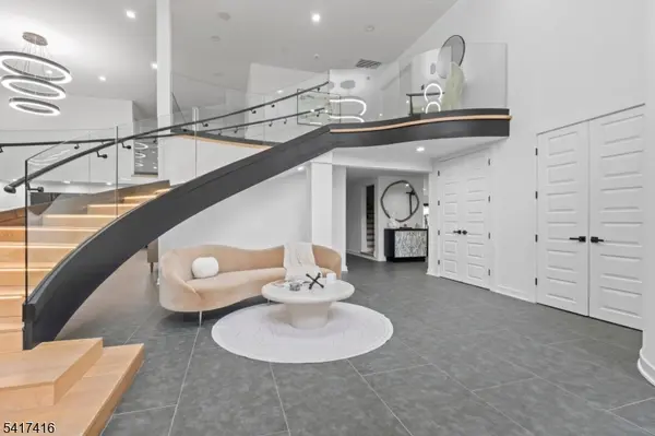 84 Shrewsbury Dr, Livingston Twp., NJ 07039