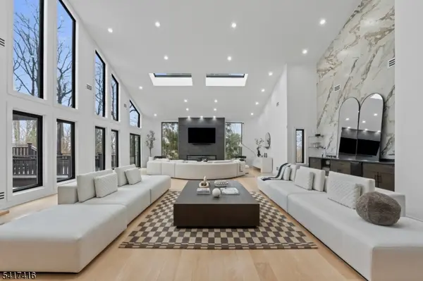 84 Shrewsbury Dr, Livingston Twp., NJ 07039