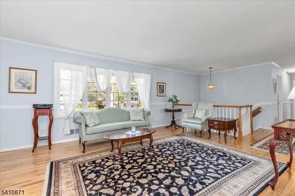 11 Dorr Rd, New Providence Boro, NJ 07974