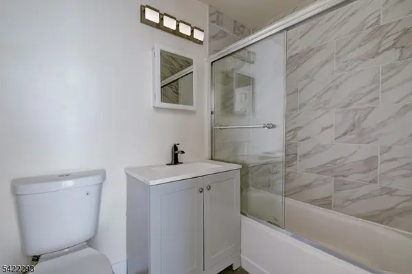 22 Cottage St #2I, South Orange Village Twp., NJ 07079