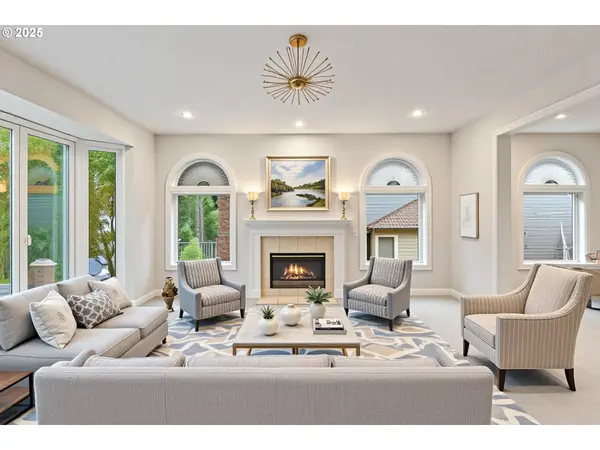 9101 NE CLIFF ST, Portland, OR 97220