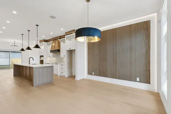 523 32 ST NW, Calgary, AB T2N 2V8