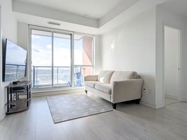 31 Tippett RD #1010, Toronto C06, ON M3H 0C8