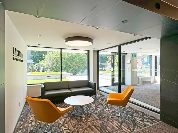 11 Walmer RD #306, Toronto C02, ON M5R 2W9