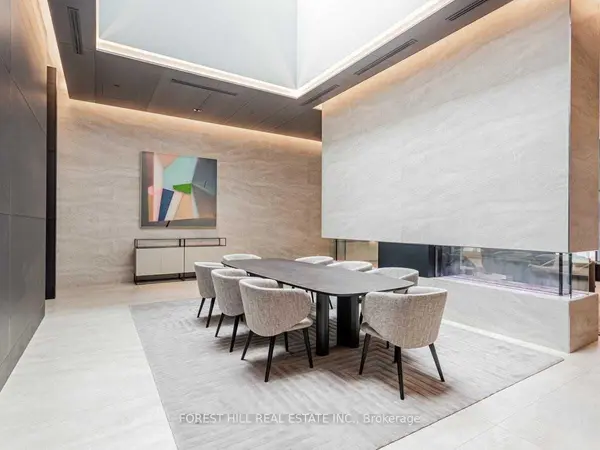 2221 Yonge ST #5702, Toronto C10, ON M4S 2B4